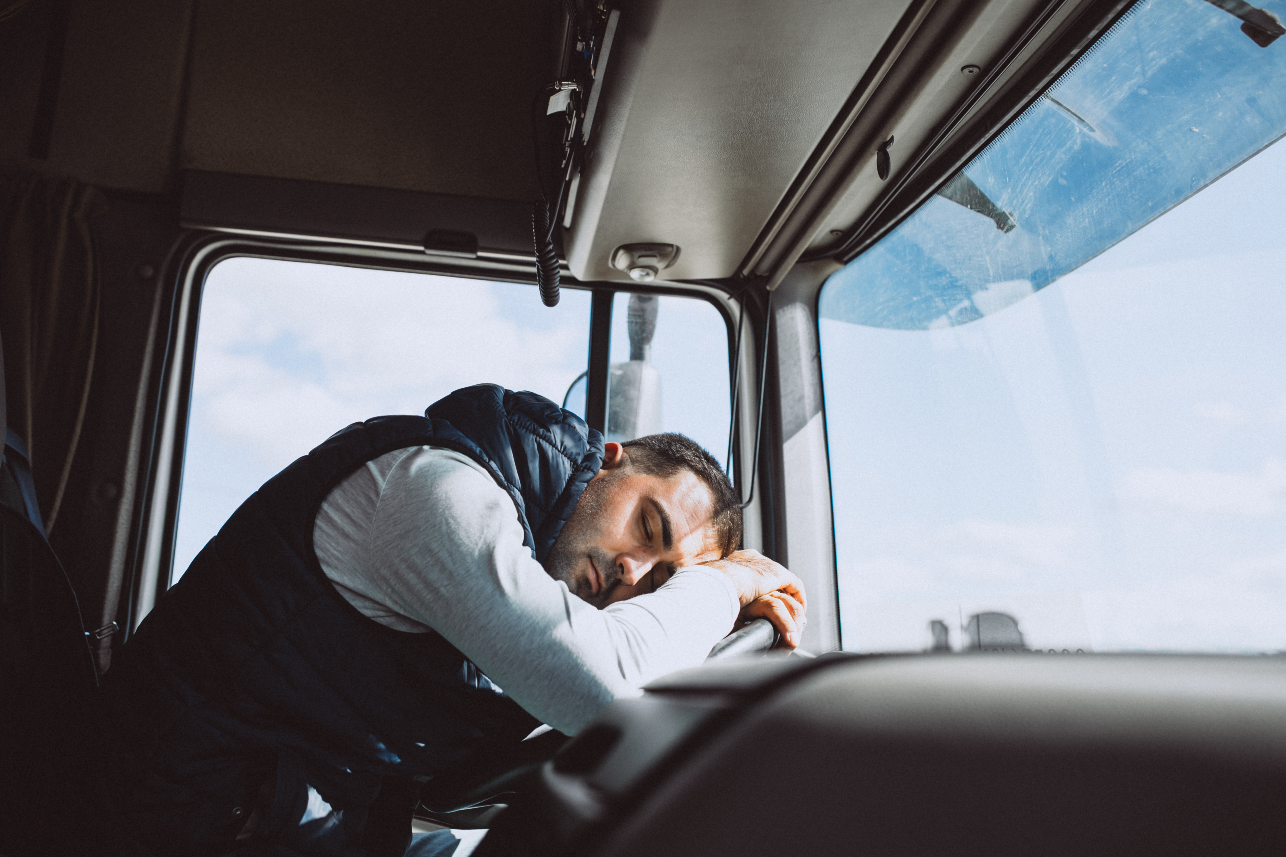 Recognizing the Signs of Driver Fatigue: When to P...